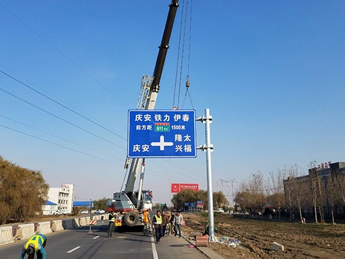 浙江浙江道路护栏网网片该如何进行正确的选购呢？